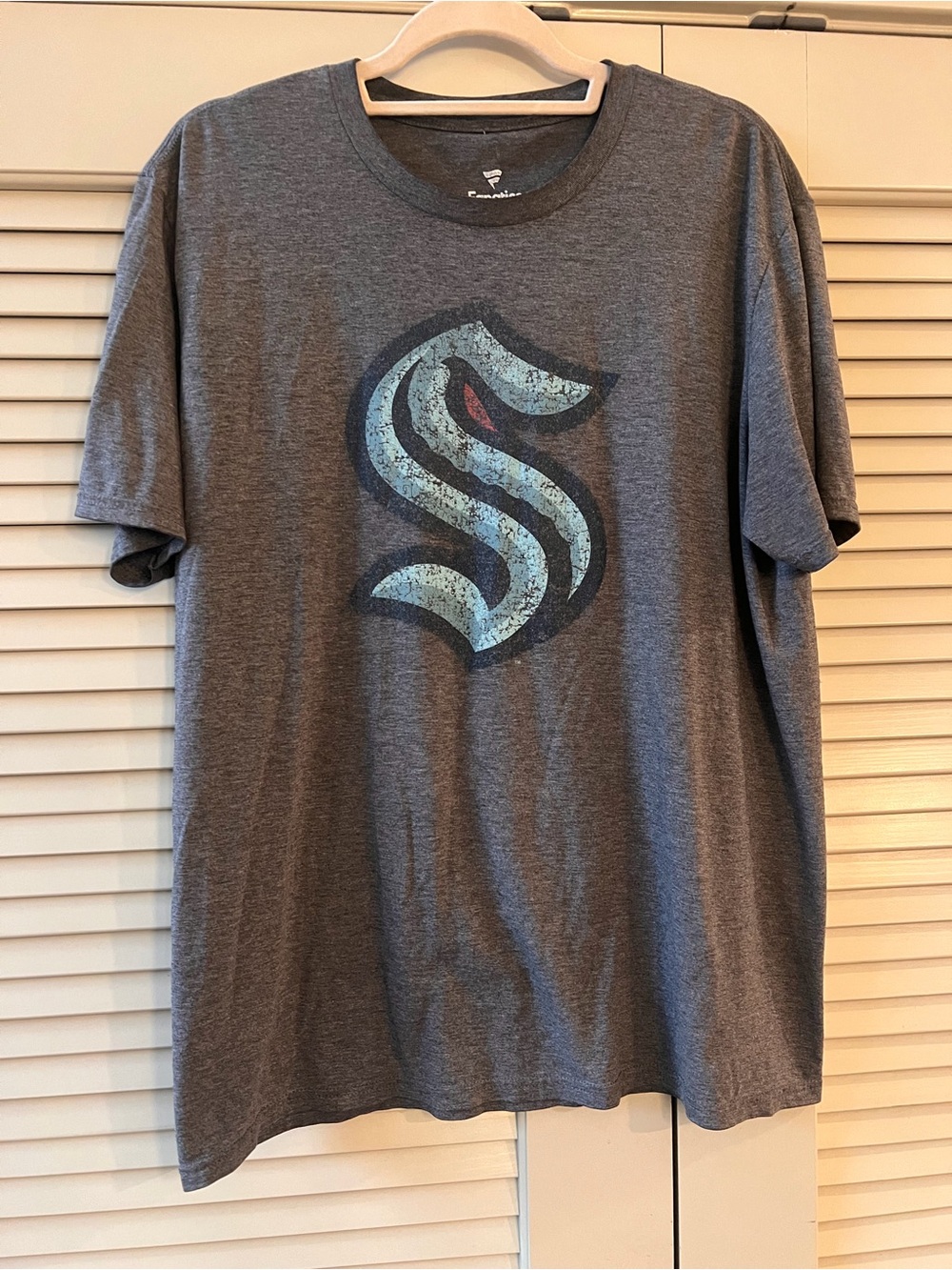 Fanatics Men's Heather Gray Short-Sleeve Tee with Stylized Sea Logo